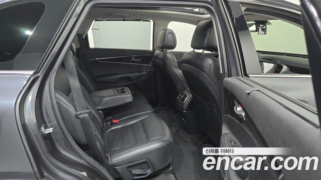 Kia Sorento 2015 — photo 17