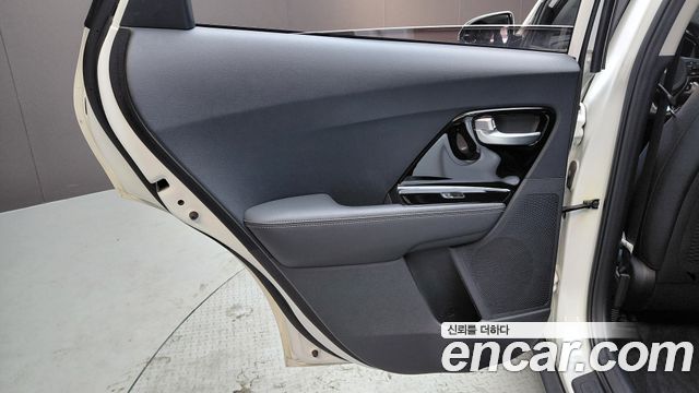 Kia Niro 2022 — photo 15
