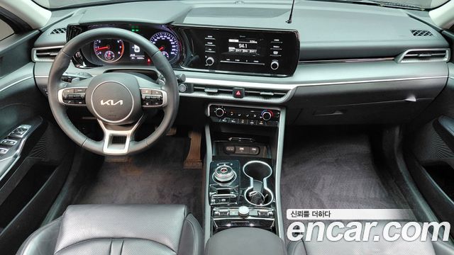 Kia K5 2022 — photo 10