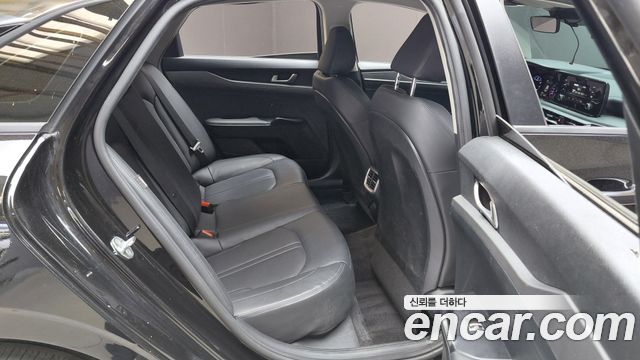 Kia K5 2022 — photo 17