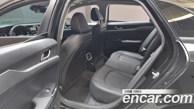 Kia K5 2022 — photo 18