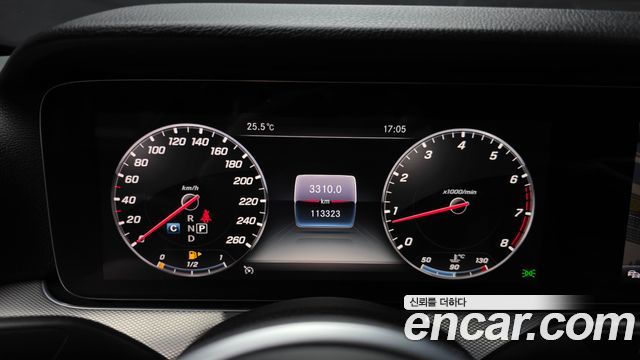 Mercedes-Benz E-Class 2019 — photo 8