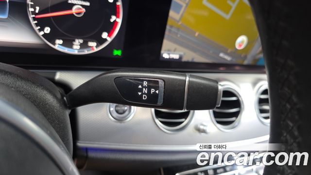 Mercedes-Benz E-Class 2019 — photo 9