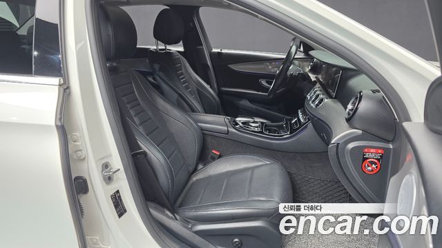 Mercedes-Benz E-Class 2019 — photo 11