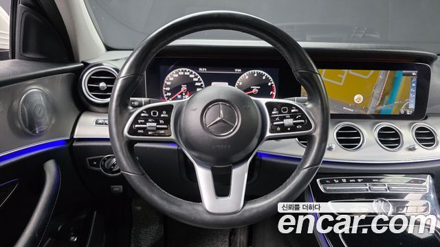 Mercedes-Benz E-Class 2019 — photo 13