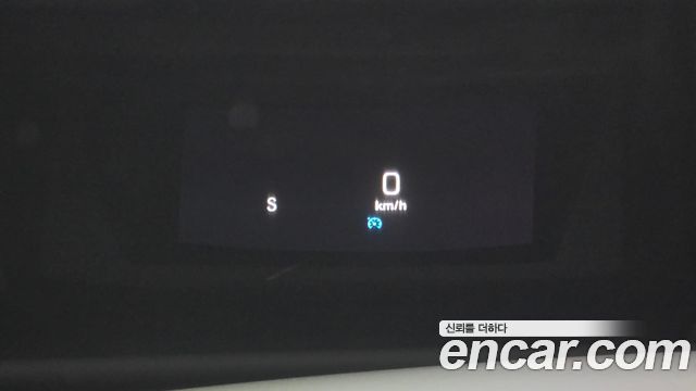 Mercedes-Benz E-Class 2019 — photo 16