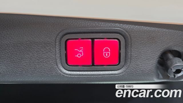 Mercedes-Benz E-Class 2019 — photo 20