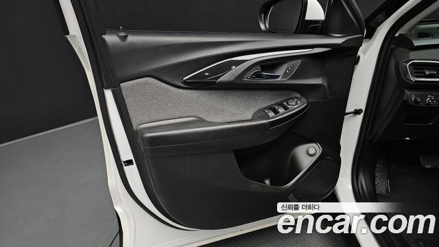 Chevrolet Korea Trailblazer 2022 — photo 14