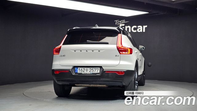 Volvo XC40 2021 — photo 4