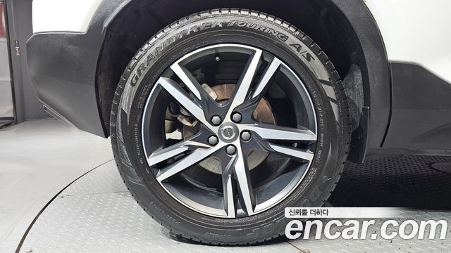 Volvo XC40 2021 — photo 5