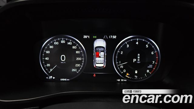 Volvo XC40 2021 — photo 8