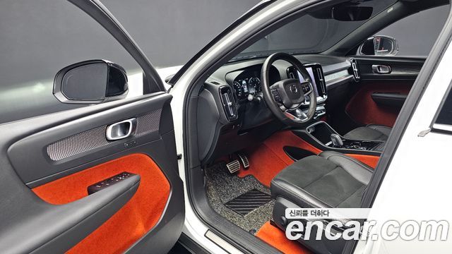 Volvo XC40 2021 — photo 10