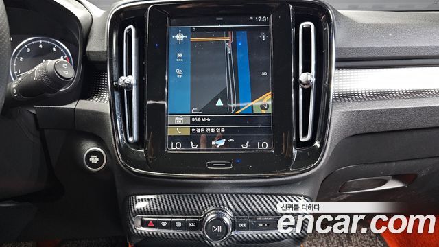 Volvo XC40 2021 — photo 14