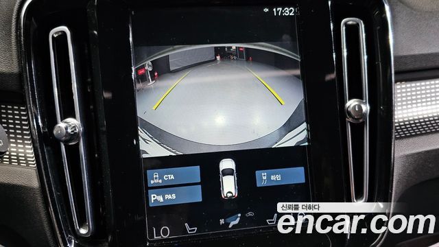 Volvo XC40 2021 — photo 15