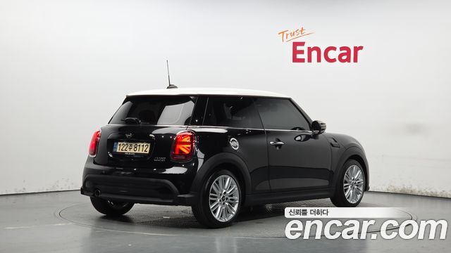Mini Cooper 2023 — photo 2