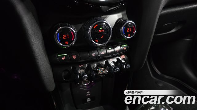 Mini Cooper 2023 — photo 22