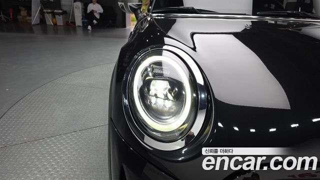 Mini Cooper 2023 — photo 8