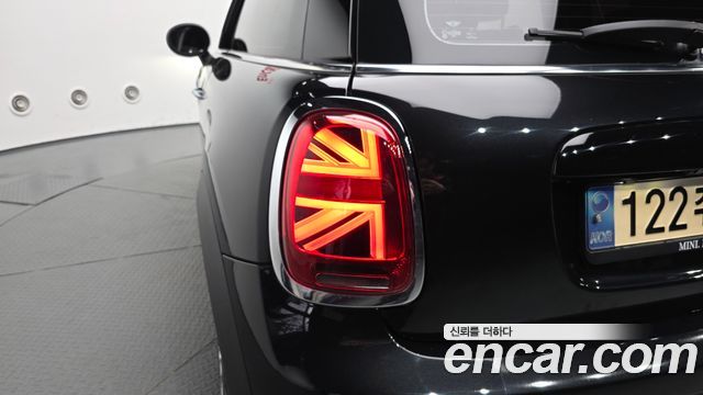 Mini Cooper 2023 — photo 9