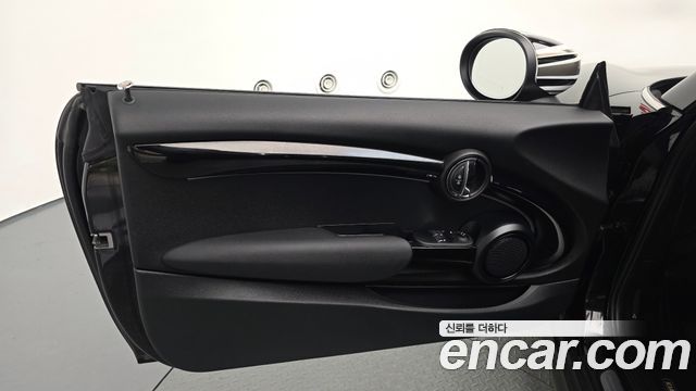 Mini Cooper 2023 — photo 14