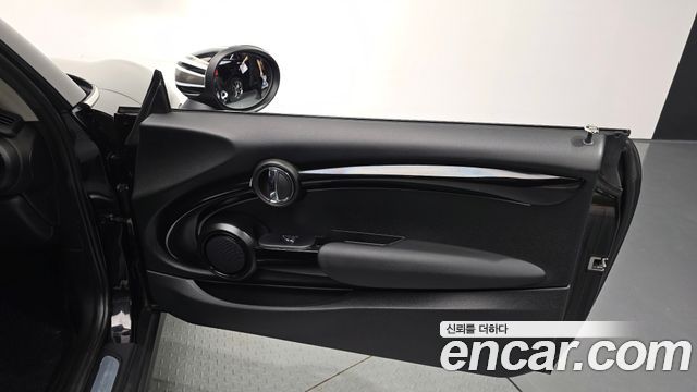 Mini Cooper 2023 — photo 15