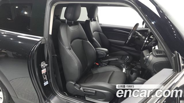 Mini Cooper 2023 — photo 16