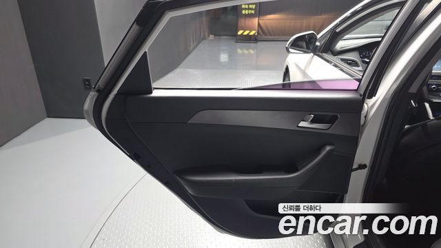 Hyundai Sonata 2016 — photo 15