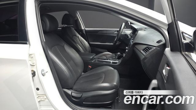 Hyundai Sonata 2016 — photo 16