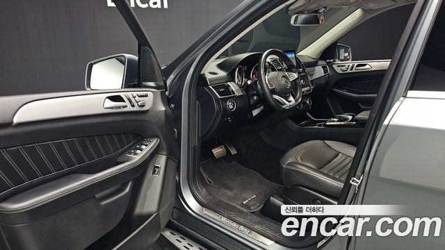 Mercedes-Benz GLE-Class 2018 — photo 13
