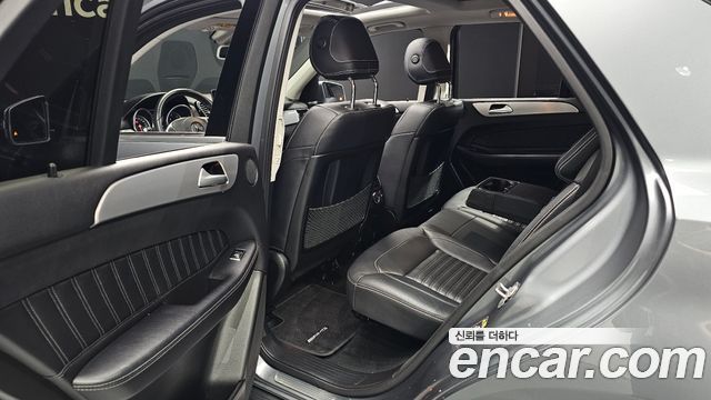 Mercedes-Benz GLE-Class 2018 — photo 17