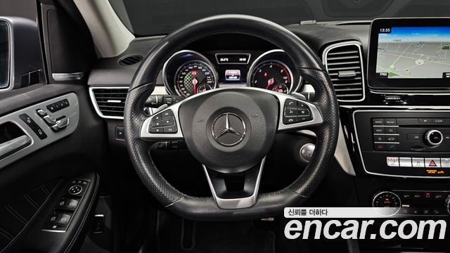Mercedes-Benz GLE-Class 2018 — photo 19