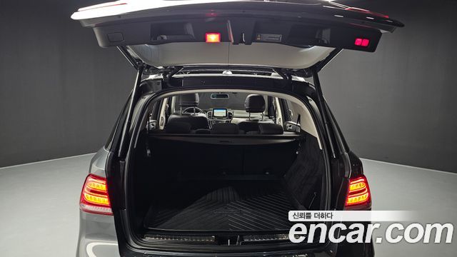 Mercedes-Benz GLE-Class 2018 — photo 26