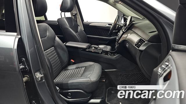 Mercedes-Benz GLE-Class 2018 — photo 16