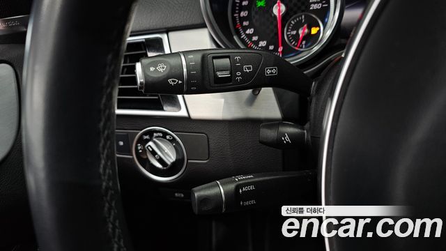 Mercedes-Benz GLE-Class 2018 — photo 29