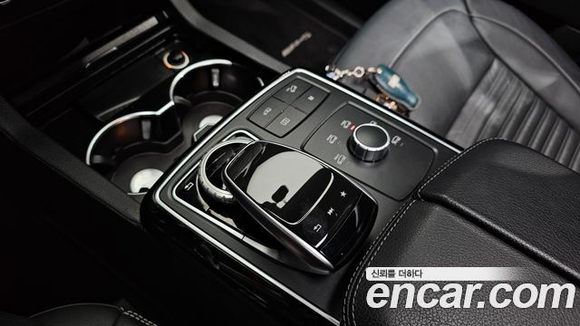 Mercedes-Benz GLE-Class 2018 — photo 36
