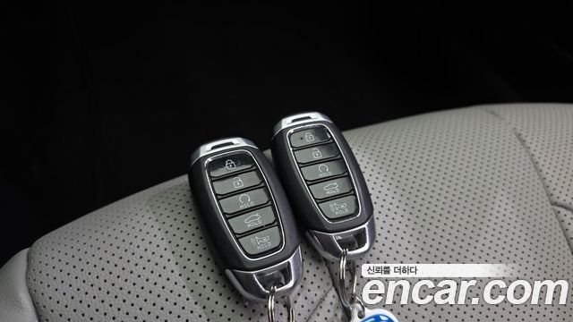 Hyundai AVANTE 2021 — photo 24