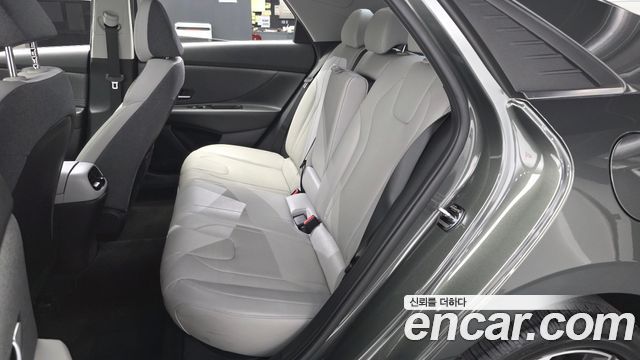 Hyundai AVANTE 2021 — photo 16