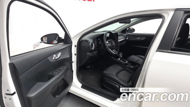 Kia K3 2022 — photo 13