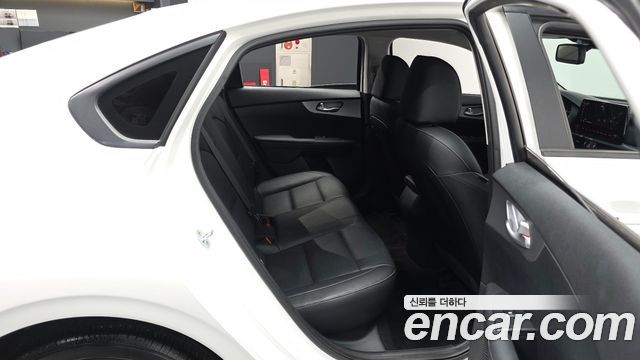 Kia K3 2022 — photo 18