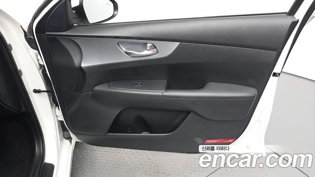 Kia K3 2022 — photo 14