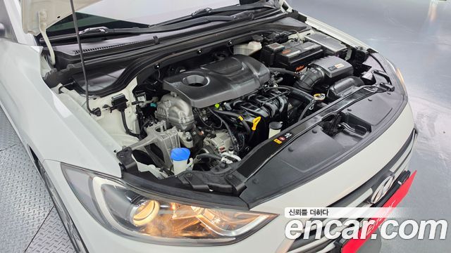 Hyundai AVANTE 2018 — photo 6