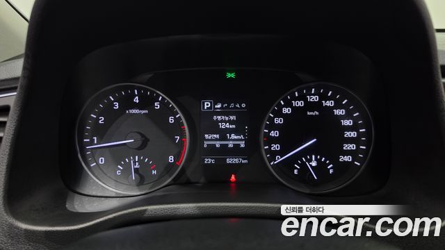 Hyundai AVANTE 2018 — photo 11