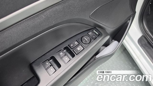 Hyundai AVANTE 2018 — photo 27