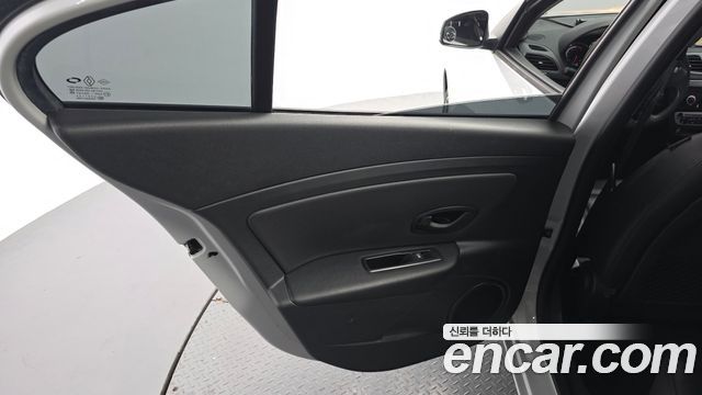 Renault Korea SM3 2018 — photo 15