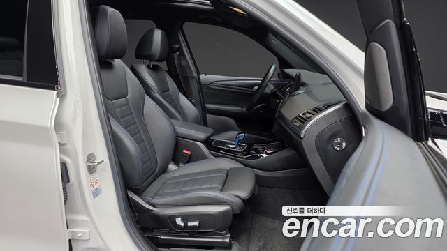 BMW iX3 2022 — photo 17