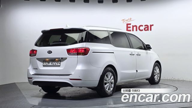 Kia Canival 2018 — photo 2