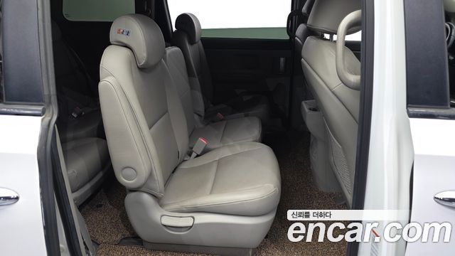 Kia Canival 2018 — photo 18
