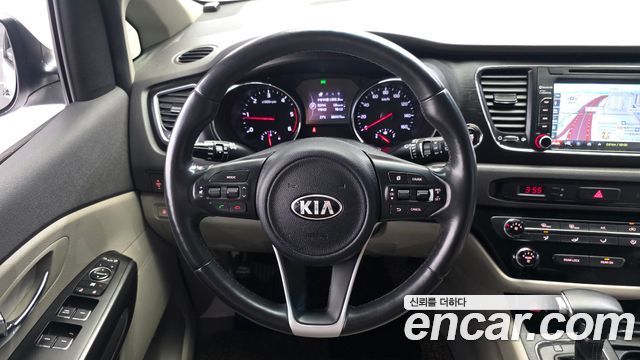 Kia Canival 2018 — photo 19