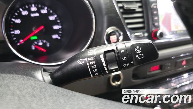 Kia Canival 2018 — photo 34