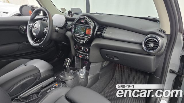 Mini Cooper 2021 — photo 11