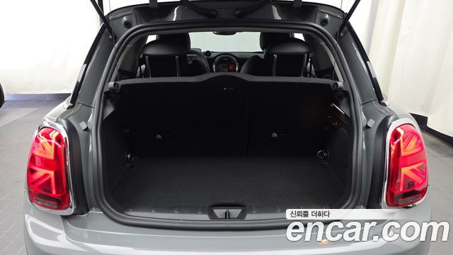 Mini Cooper 2021 — photo 23
